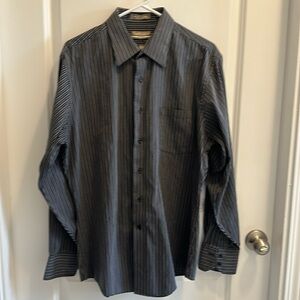 Van Heusen Fitted Striped Blue Black Button Down Shirt Size L Wrinkle Free